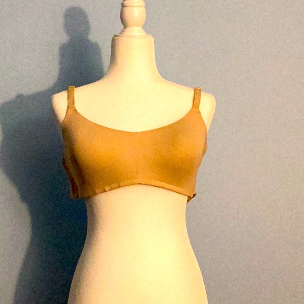 Bundle of two! Lively non wire padded bra 32DDD.